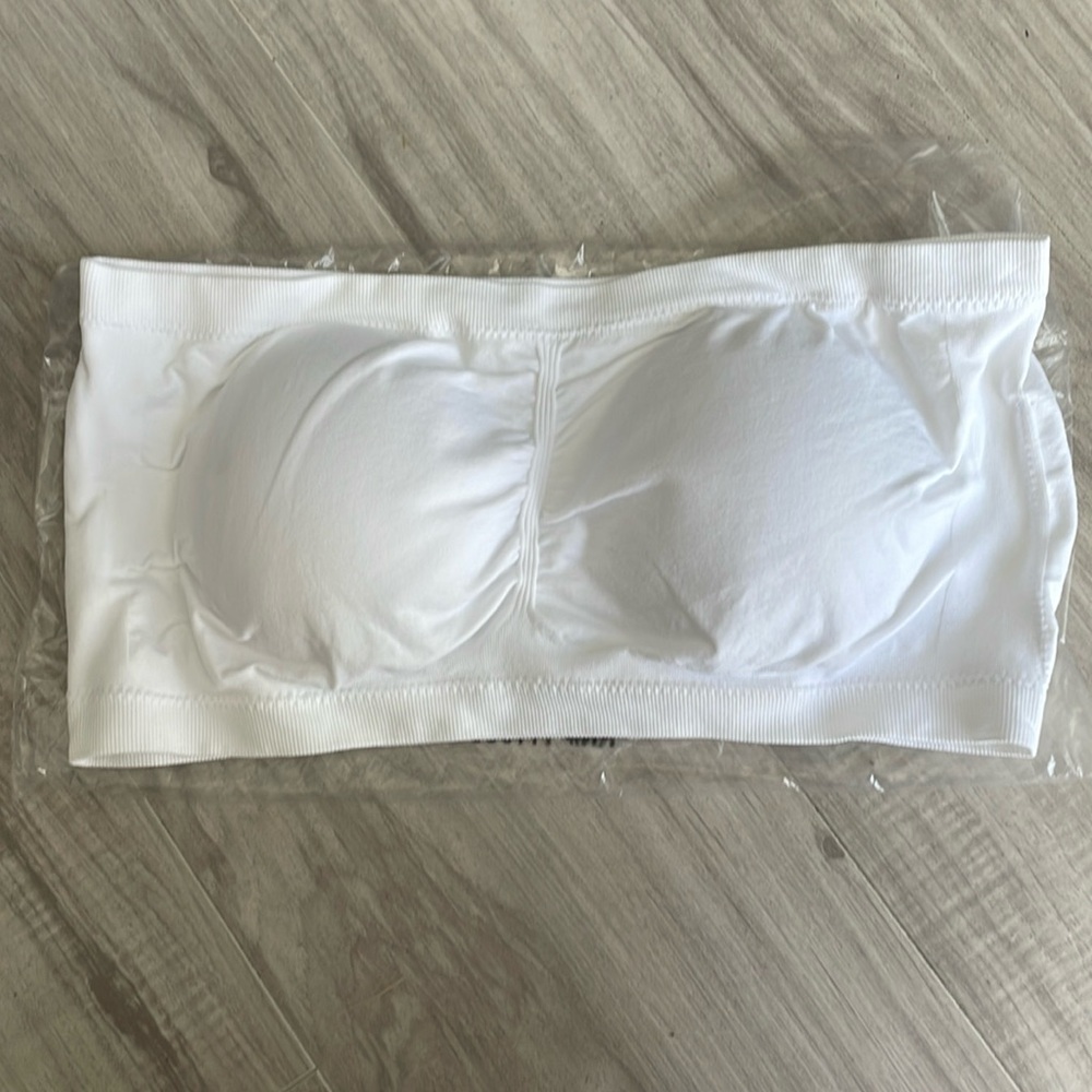 NWT Active Basic Bandeau Bra with Removable Molded Cups Strapless Bra